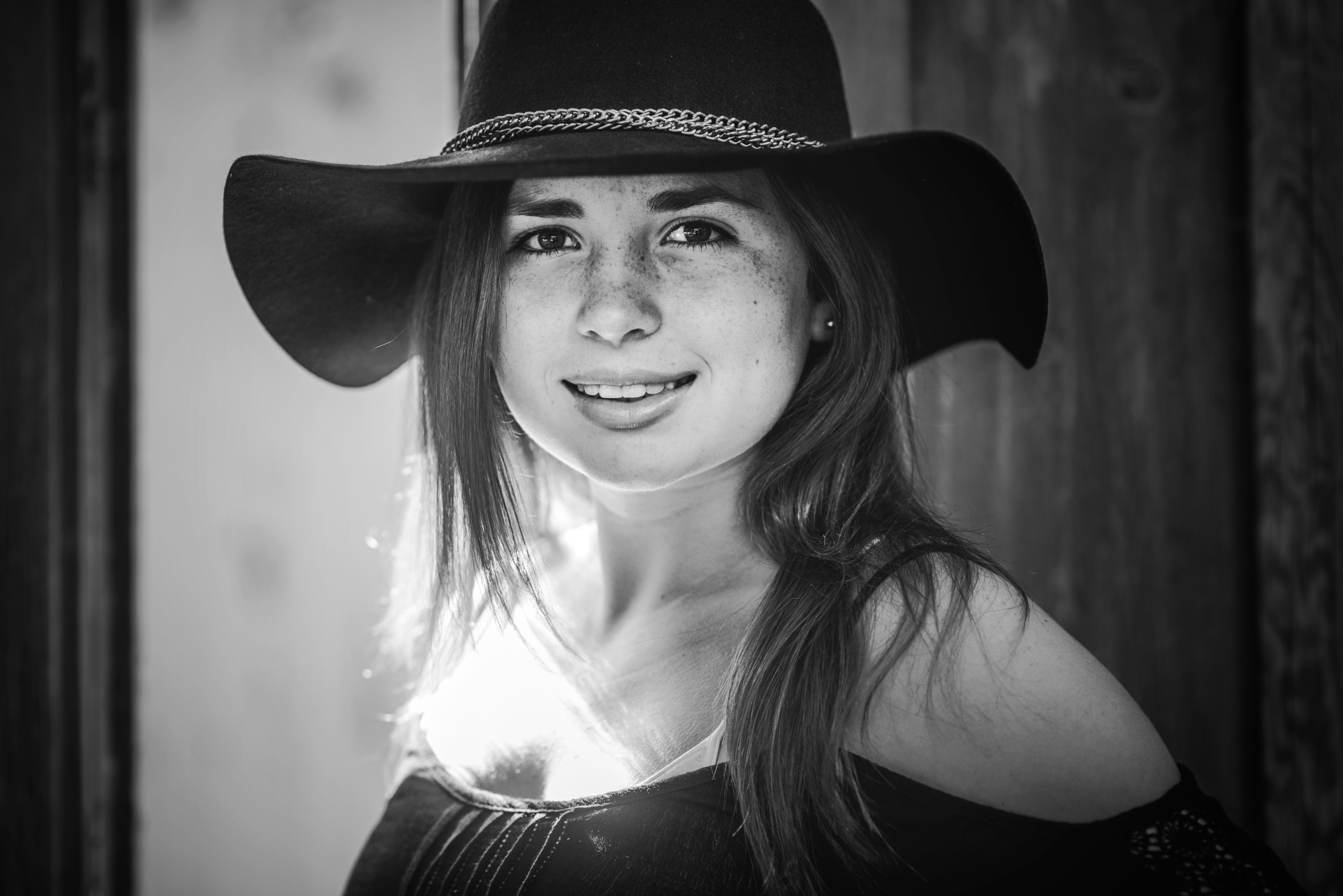 Senior portraits Boise Idaho — outdoor session natural light